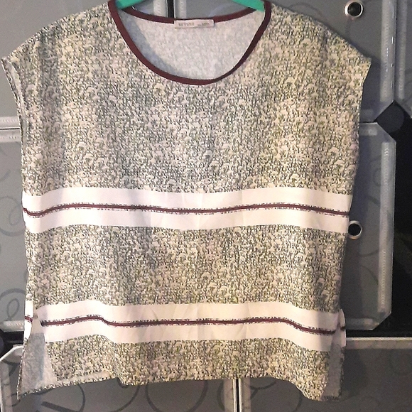 Crop top - Picture 1 of 2